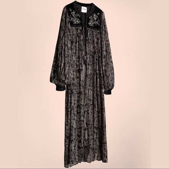 Embroidered Printed Kimono - Picture 3 of 12